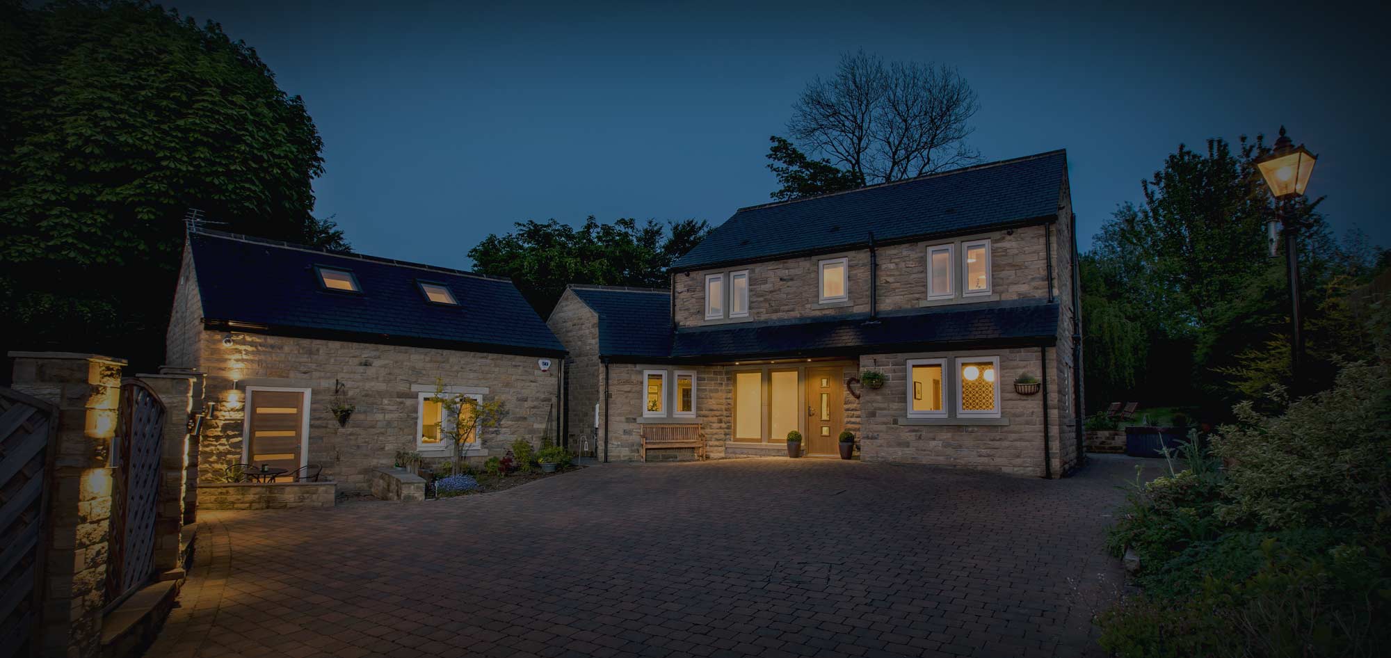 Enfields Luxe twilight photography of a for-sale property