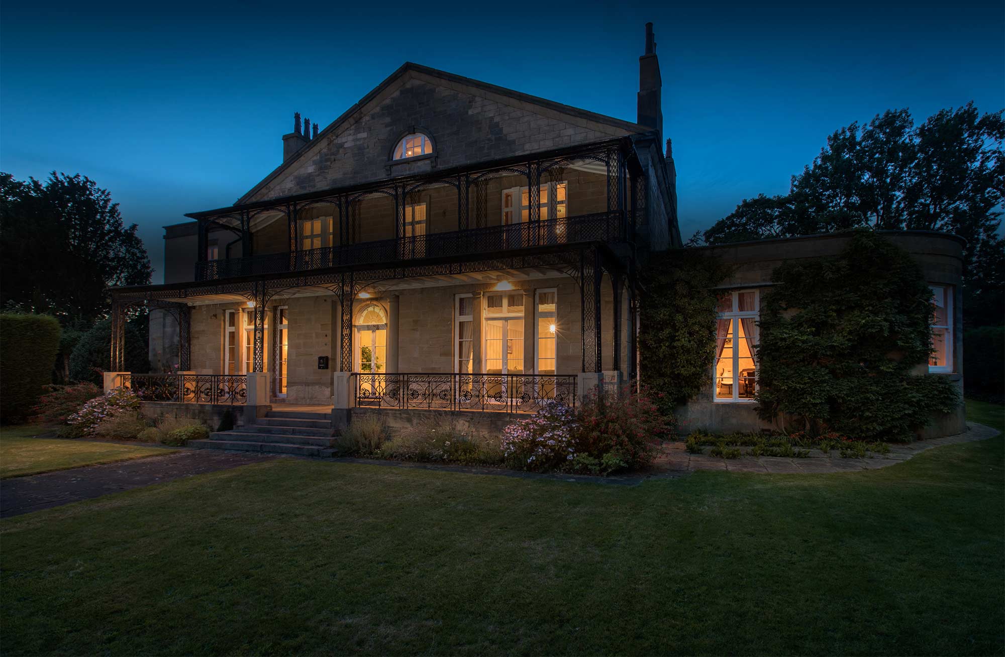 Enfields Luxe twilight photography of a luxury property